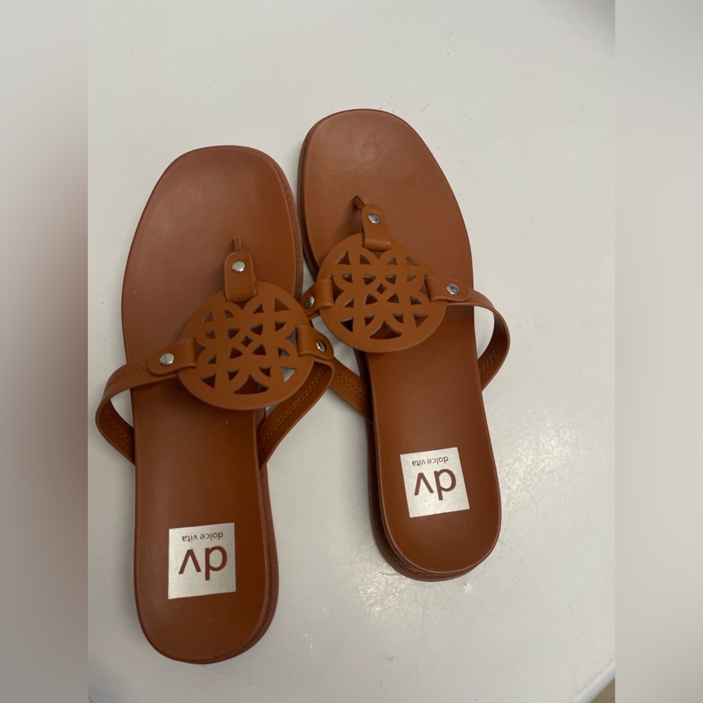 Like new! DV sandals. Worn nice, just too small.